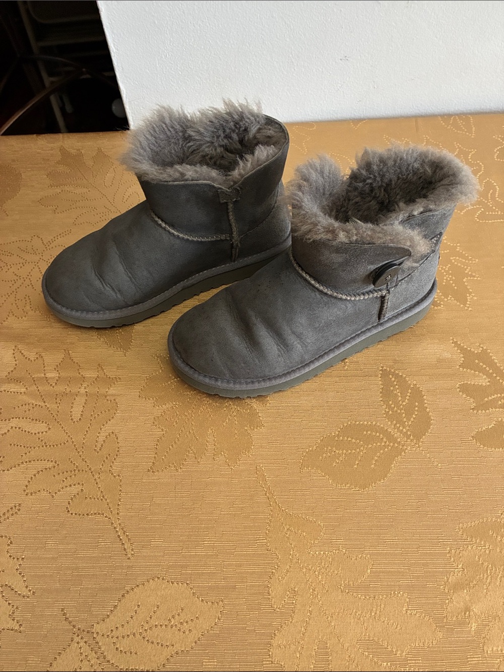 UGG Short Shearling-Lined Boots - Gray